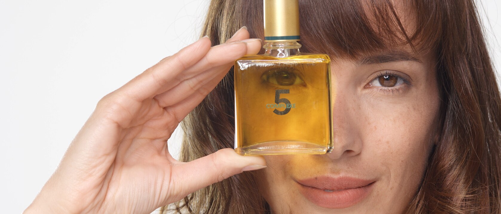 COMPLEXE 5 Regenerating plant extract application video | René Furterer COMPLEXE 5 Regenerating plant extract application video | René Furterer